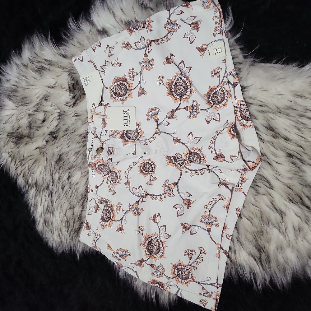 NWT WOMENS SHORTS BY ANA SIZE 14